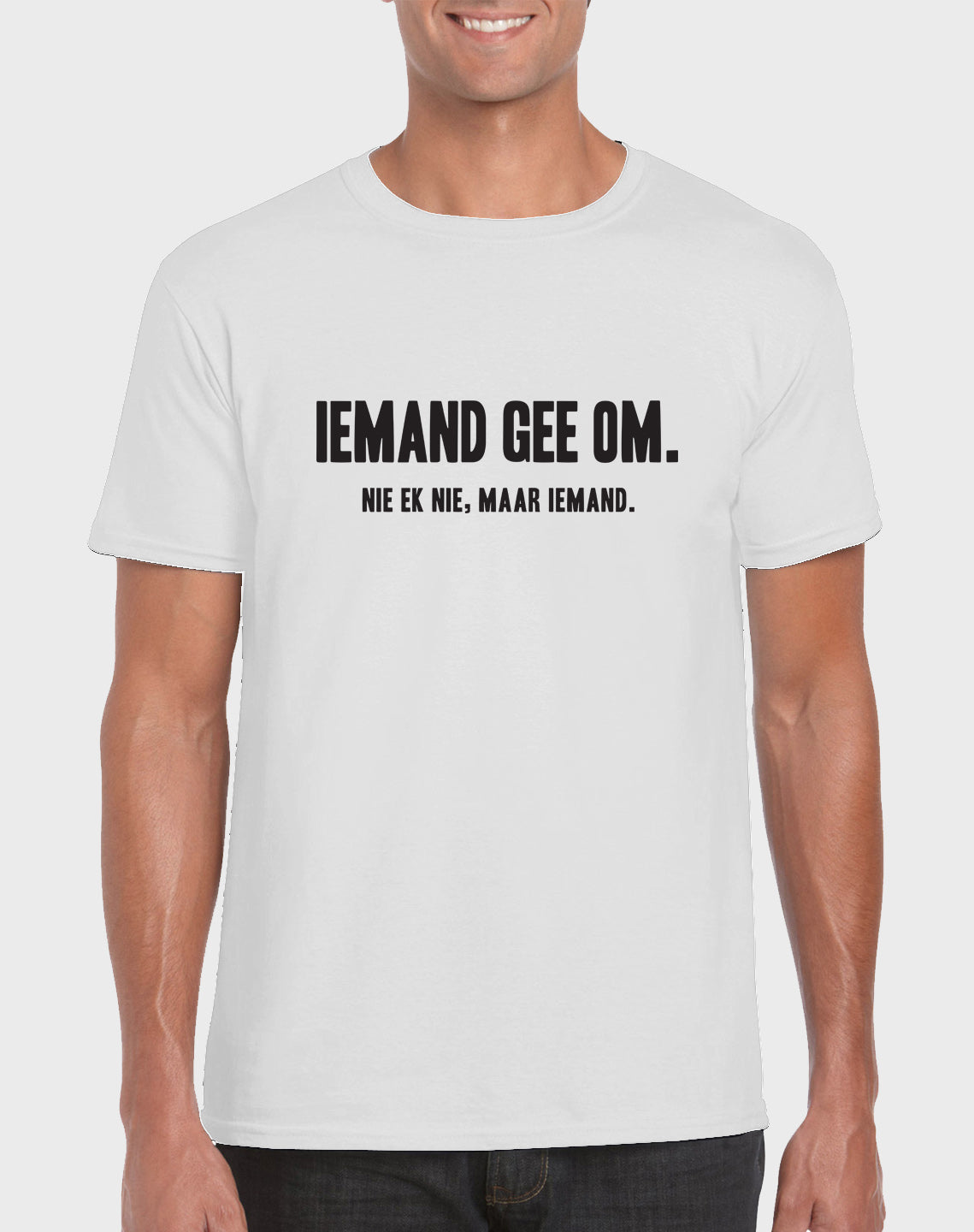 Afrilol Iemand gee om Men's T-shirt - komedie