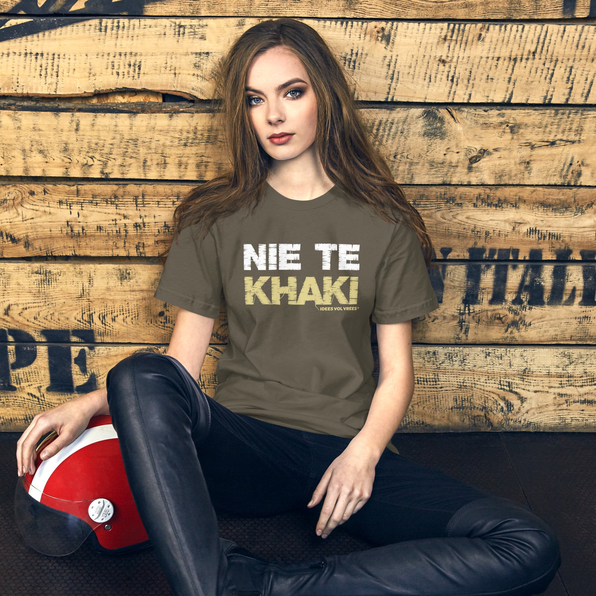 [INTERNASIONAAL] Idees Vol Vrees® Nie Te Khaki Women's T-shirt